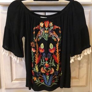 UMGEE Fun embroidered top